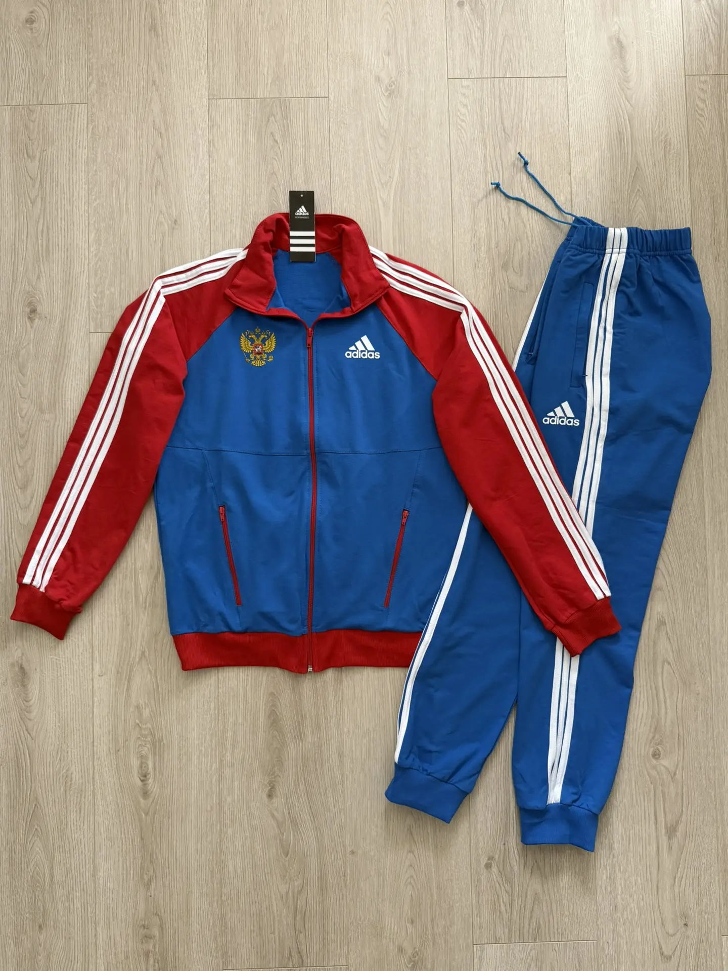 ❗️ПОСТУПЛЕНИЕ❗️

ТРЕНЕРСКИЕ ХЛОПКОВЫЕ КОСТЮМЫ ADIDAS БЕЗ СПОНСОРОВ (ГЕРБ И ADIDAS), ПОЛОСКИ ПРИШИТЫ,