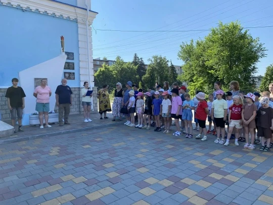 11 июня в лагере "Радуга" прошла торжественная линейка, посвященная 100-летнему юбилею города Расска