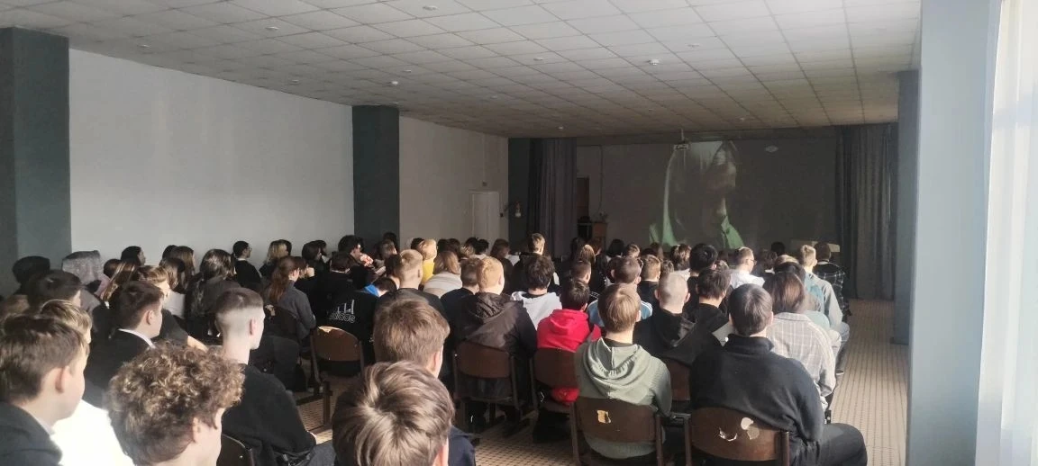 Сегодня на общеколледжном классном часе прошла важная профилактическая встреча — во исполнение прото
