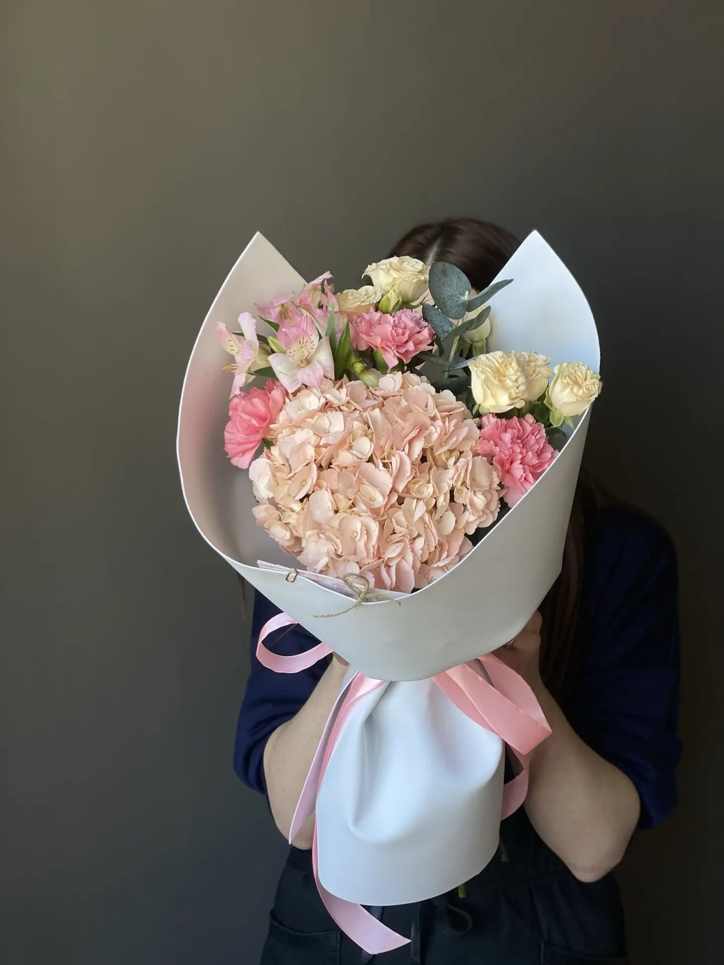 Делимся еще одним нашим наблюдением 🌿

Любимым мамам вы часто выбираете стойкие цветочки, и в этой 