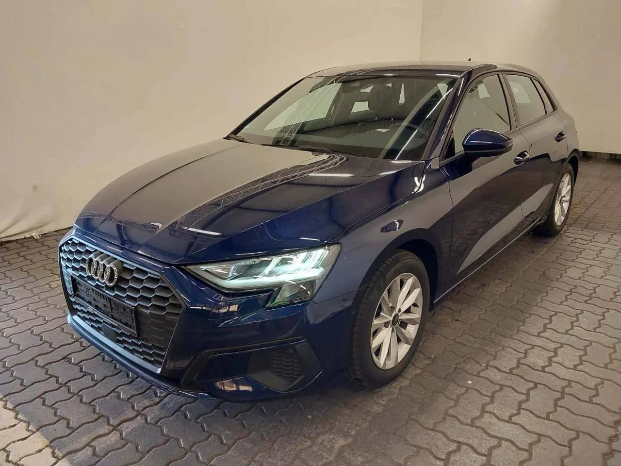 📌Audi A3 Sportback 35 TFSI S-tronic — ещё одно интересное предложение с европейского аукциона

Стил