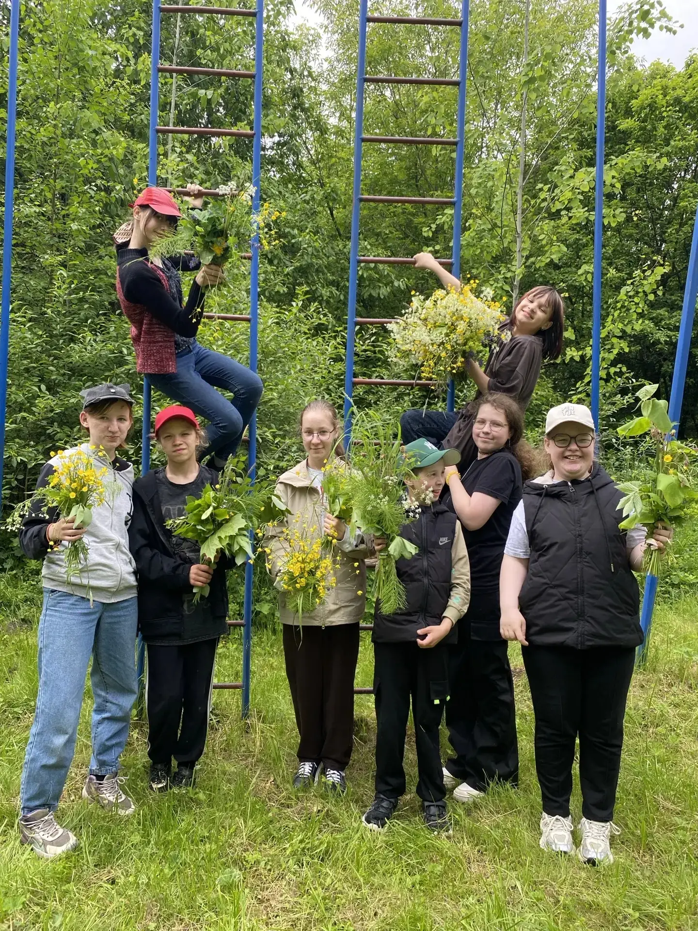 🦋🪻День василька в лагере: творчество и вдохновение🌼💐 И пусть васильков не было, ребята создали ч