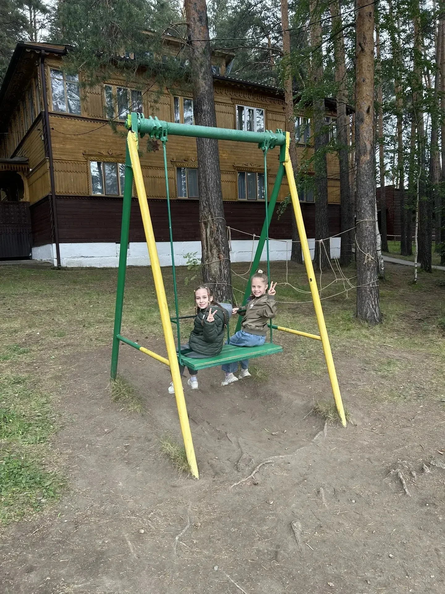 ДРУЖНО, ВЕСЕЛО, ЗАДОРНО

Под таким девизом 1В класс отметил окончание своего первого учебного года! 