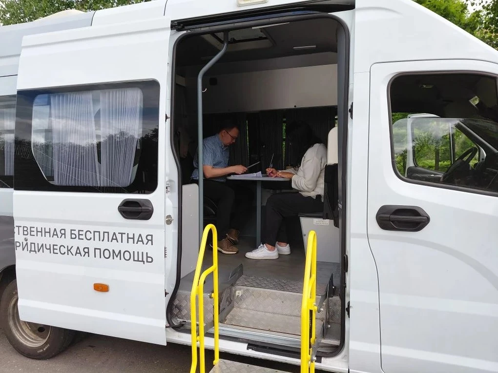 🚐 Юрмобиль Госюрбюро снова в деле: помогаем с землей и жильем в Лобне

Мобильный офис продолжает ко
