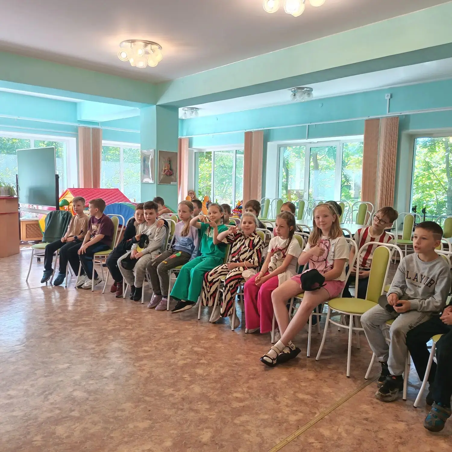 🌳 Третья неделя в лагере «Маленькая страна» прошла продуктивно и насыщенно!

Ребята школы № 450 акт