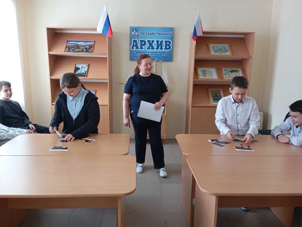 🗃️С трепетом сегодня переступили порог филиала в г. Карпинске учащиеся 5 «Б» и 6 «А» классов Карпин
