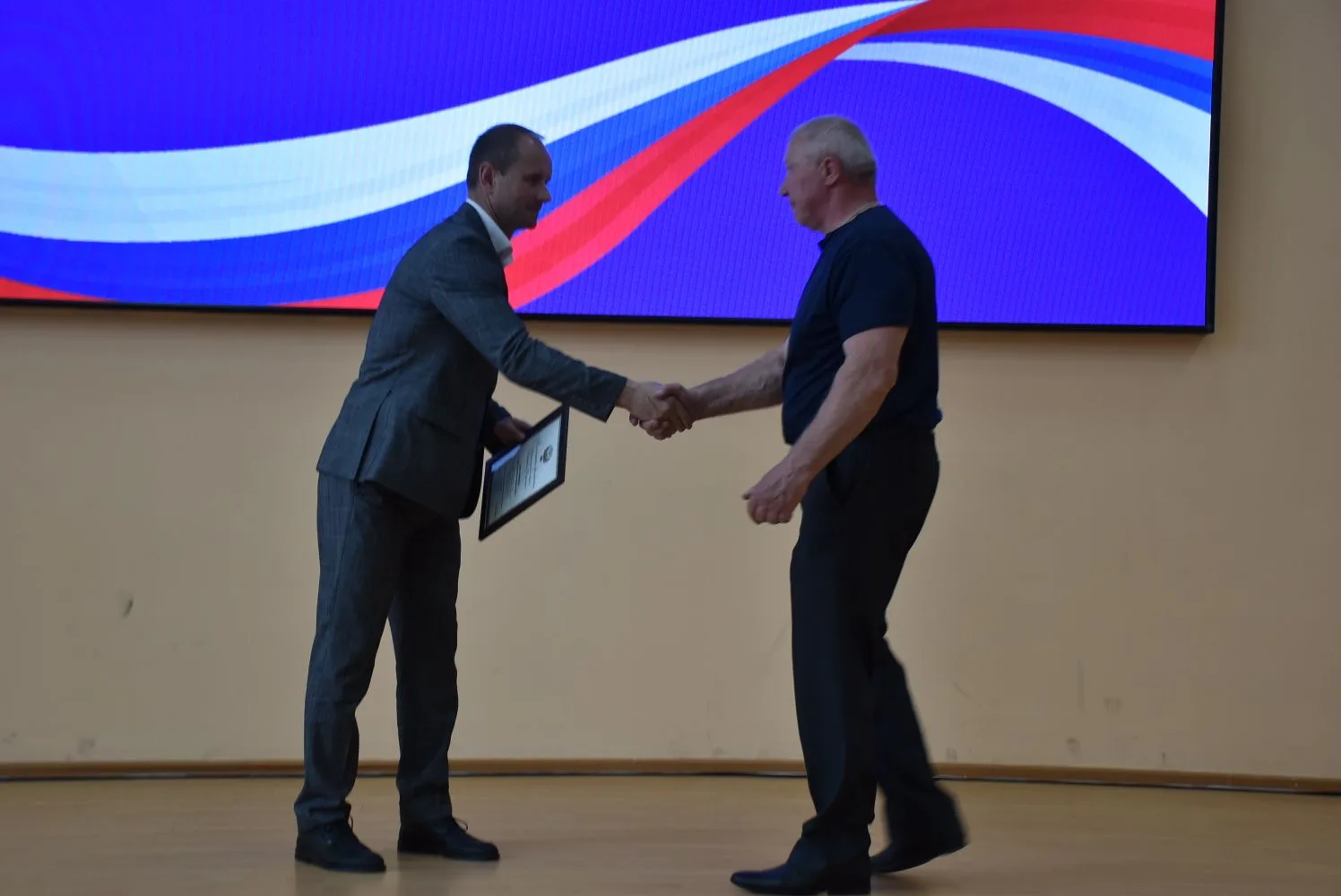 20 мая в КДЦ Губернский тренера-преподавателя Герасимова Сергея Викторовича наградили Почётной грамо