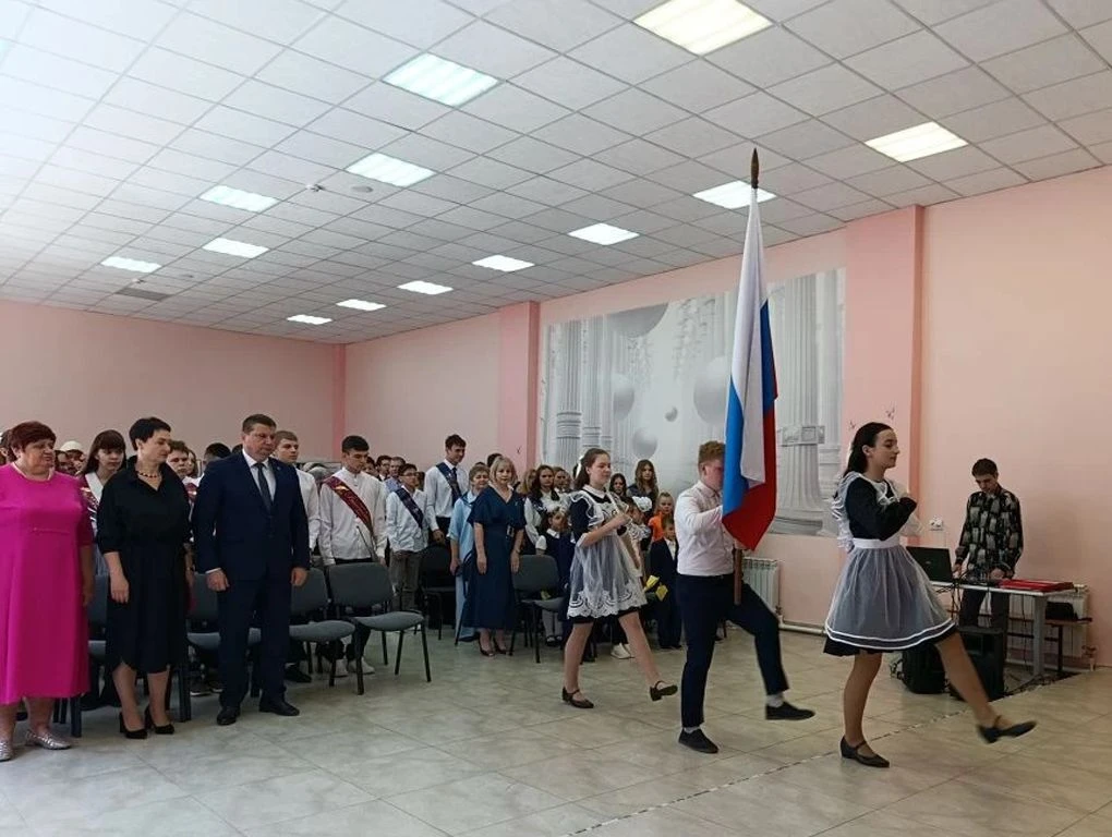 26 мая 2026 г. для выпускников российских школ прозвучал Последний звонок. В Хрущевской средней школ