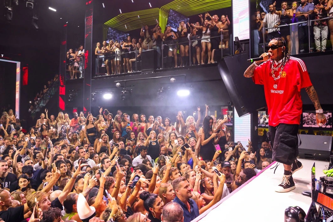 Американский рэпер Tyga начнет российский тур с Екатеринбурга.

28 августа он выступит во дворе «Тел