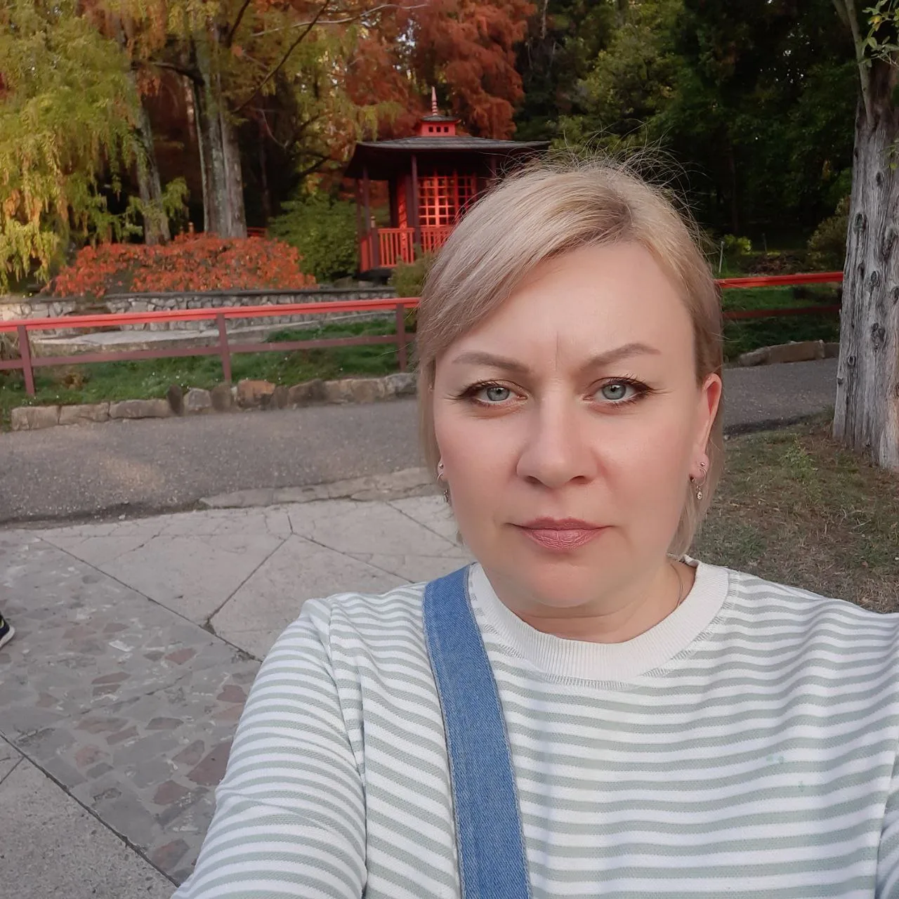 Лишила детей каникул

Я обожаю прогулки в парке. Для меня это не просто «подышать воздухом». Это мом