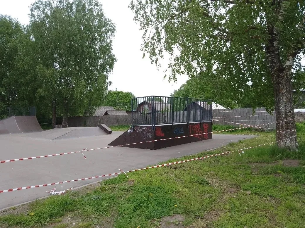 ВНИМАНИЕ❗
НАПОМИНАЕМ, что вход на скейтплощадку СТРОГО ЗАПРЕЩЁН❗
В связи с капитальным ремонтом стад