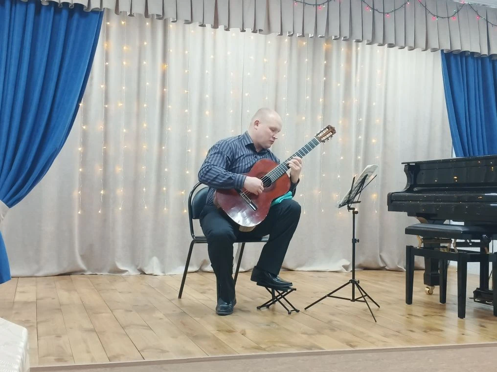️ 🎶19 января в Варгашинской детской школе искусств прошёл замечательный концерт гитарной музыки арт