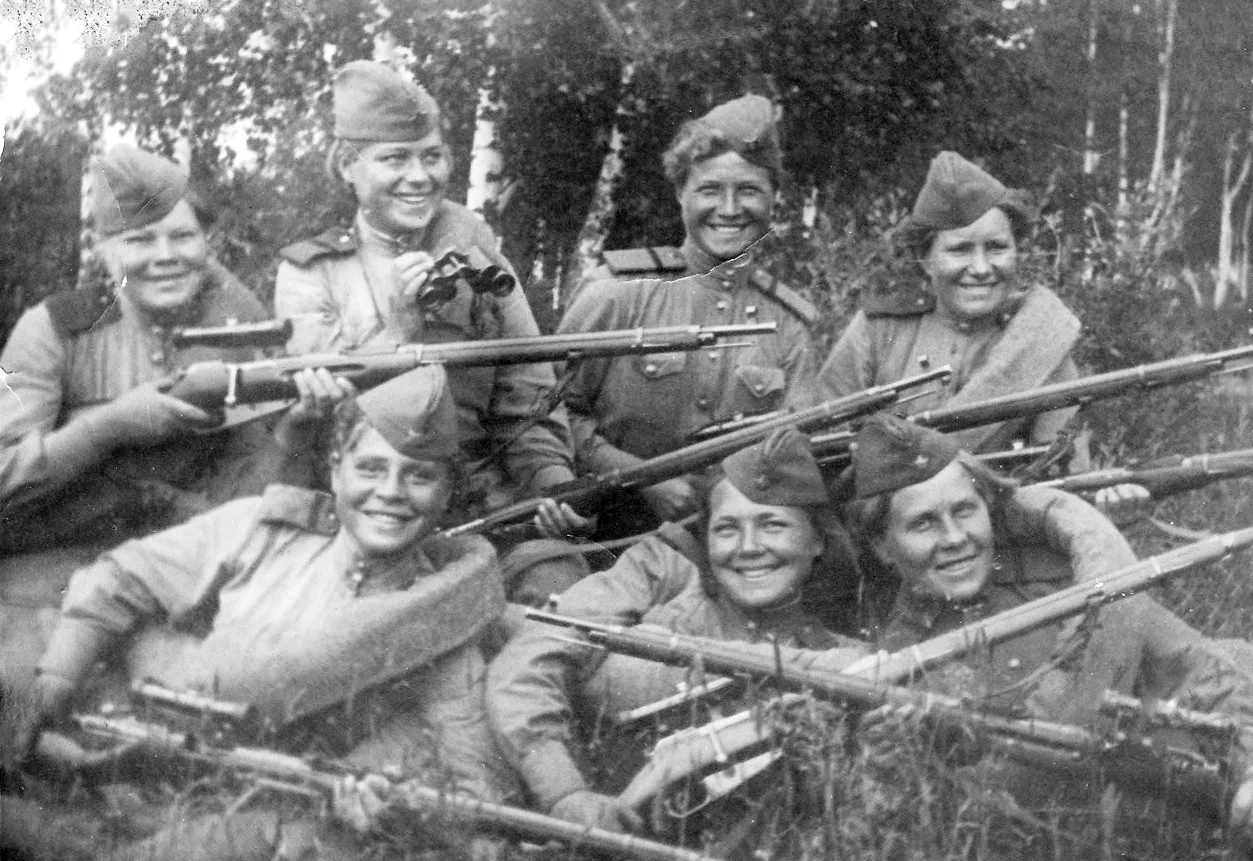 История девушки-снайпера

В руки лукояновского краеведа Александра Николаевича Трофимова попали руко