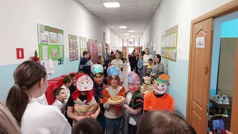 Весело прошёл фольклорный праздник «Широкая Масленица» для учителей и обучающихся МОБУООШ № 26 имени
