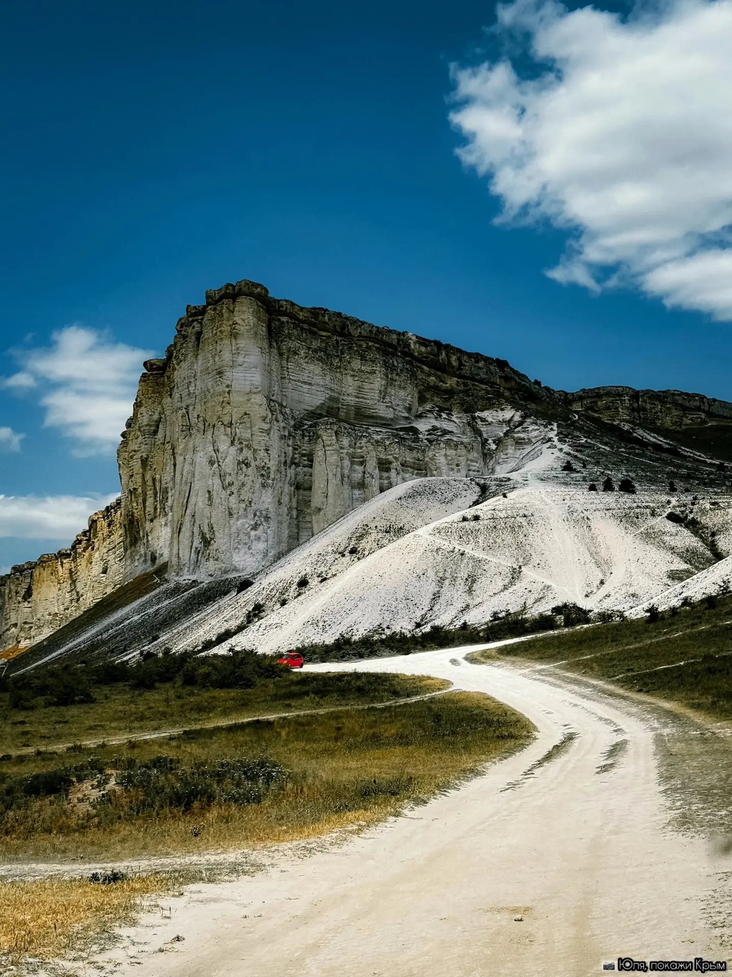 ⛰️ Белая скала, Ак-Кая
Белогорский район, Крым

Белая скала — одно из самых узнаваемых мест в Крыму.