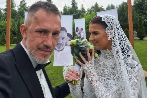 Победитель шоу «Битва экстрасенсов» женился на омичке 

44-летний Максим Левин, победитель 22-го сез