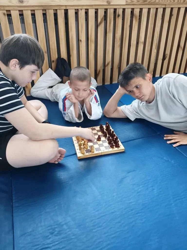 🥋 Дзюдо — это шахматы на татами! ♟⚡ 
Наши дзюдоисты не просто «разыгрывают партии» в схватках, но и