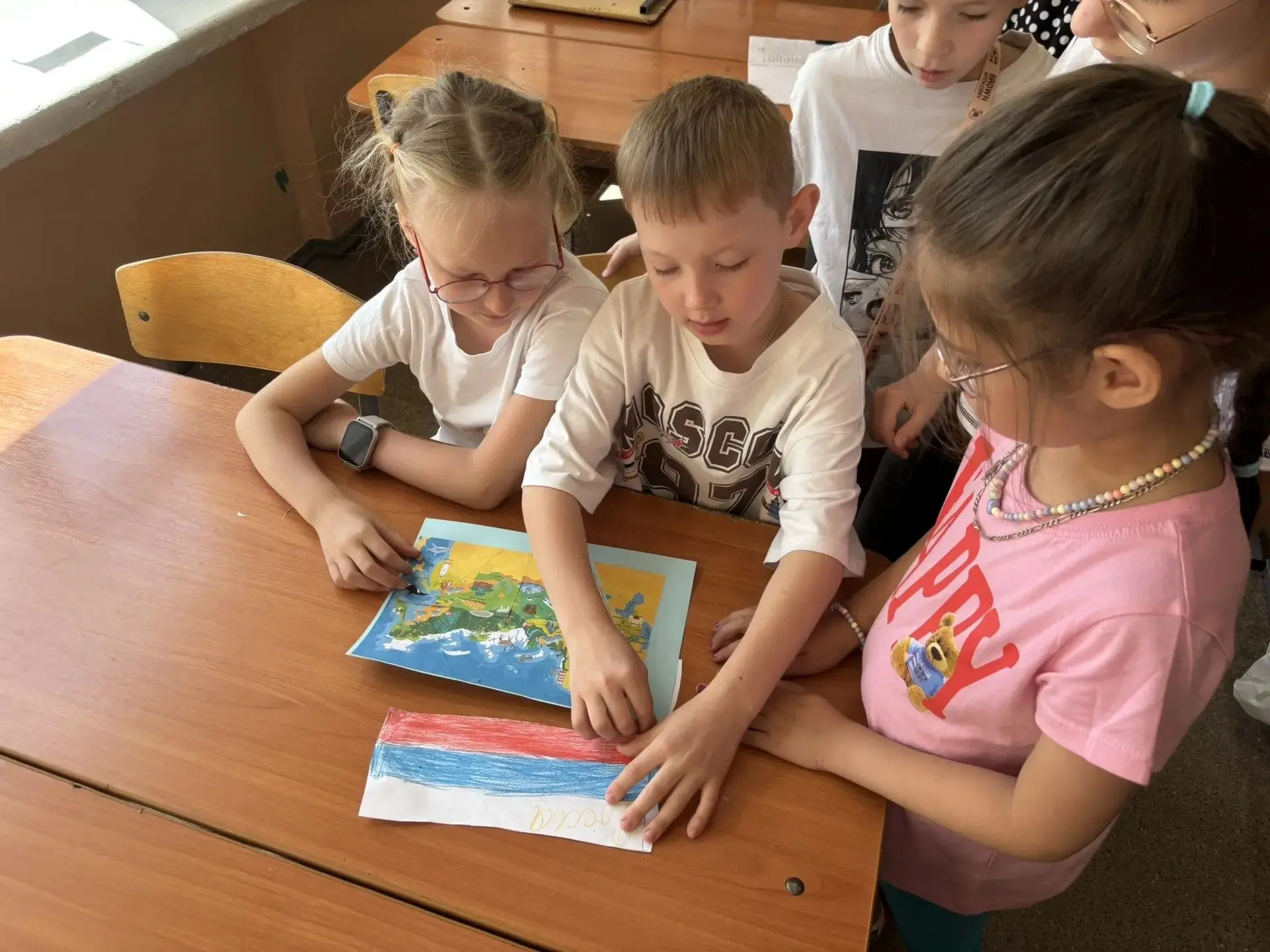 Сегодня также состоялась интеллектуальная игра «Путешествия по России», в которой ребята отгадывали,