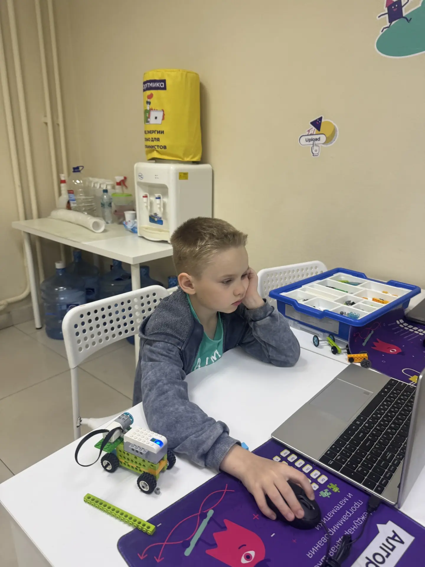 #2_2_ступень 
#пятница_18_20
Здравствуйте, родители и робототехники!

Сегодня у ребят продолжались п