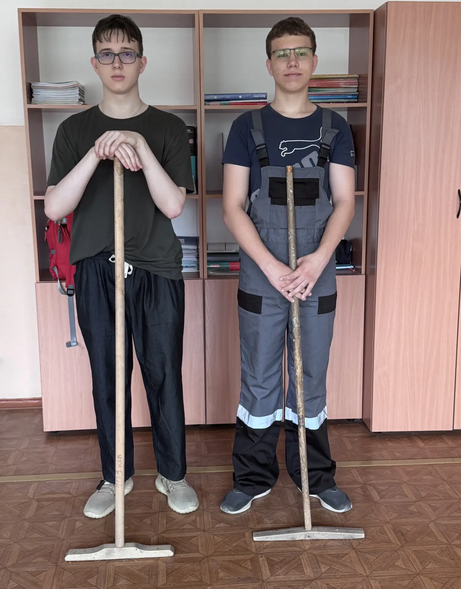 🔥Когда труд становится терапией. 

🧹 Итак, стартовала вторая смена трудового десанта- ребята взяли