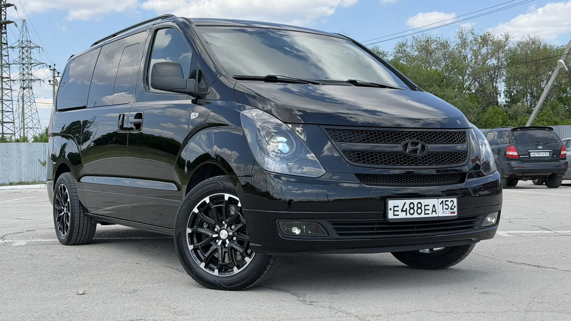 Завершили и передали владельцу Hyundai Grand Starex 2011г с довольно большим объемом работ. 

🌈 Пол