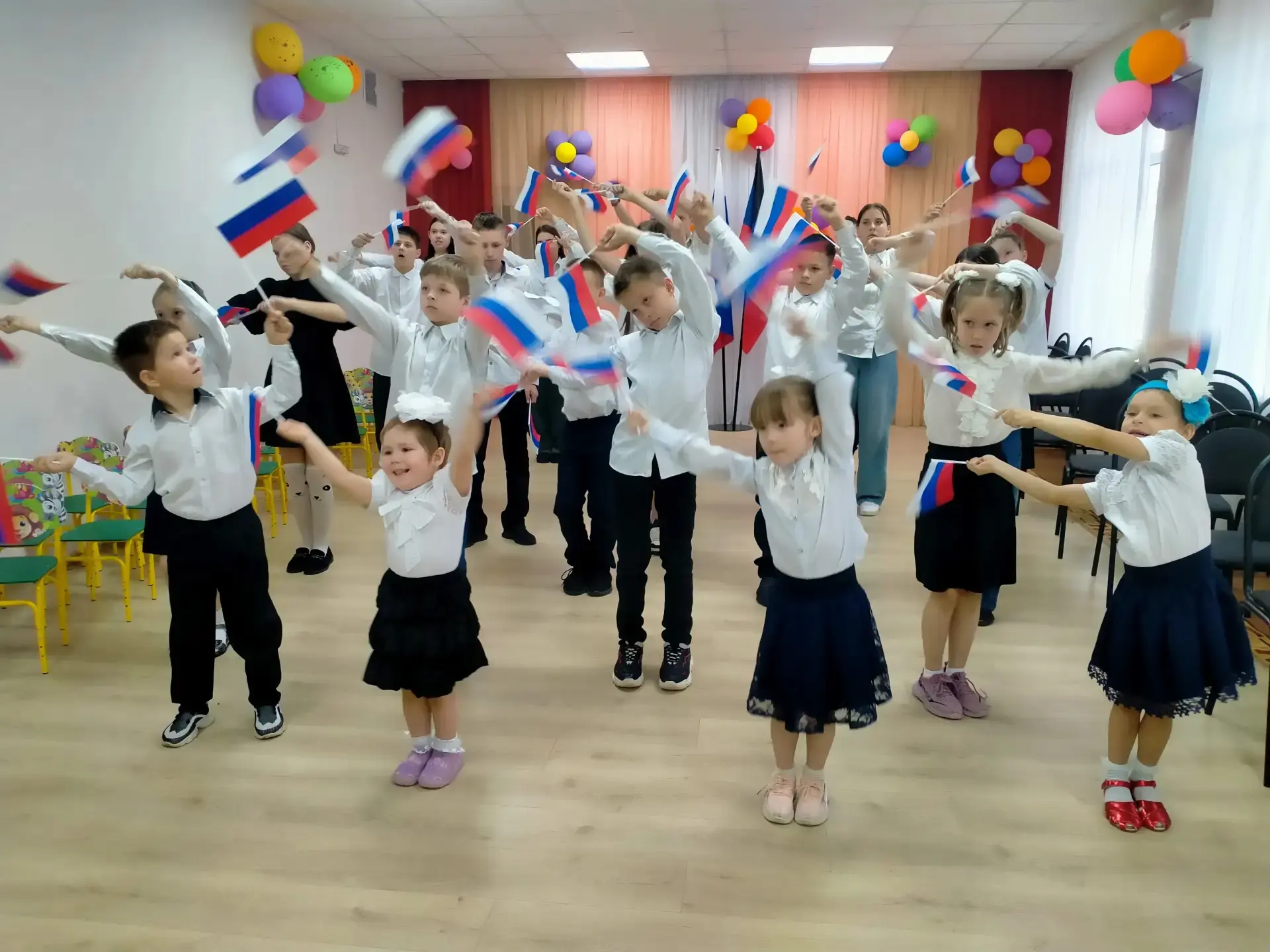 🎊🇷🇺Праздничная программа «Родина моя – Россия!», посвященная Дню России

🔊В преддверии знаменате