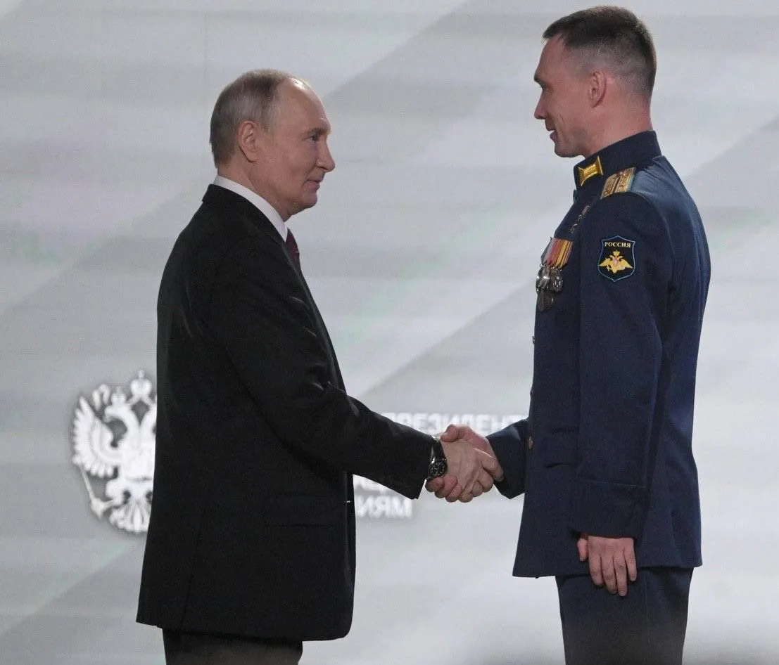 Первый пошел.

Может и не первый, но мы все равно рады. Станислав Кочев, участник СВО, герой России,