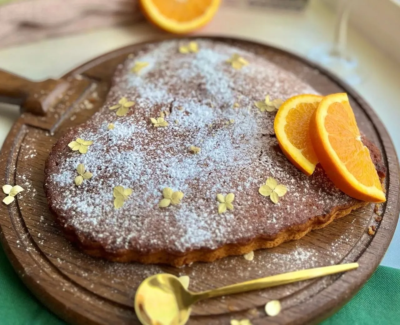 🧁 Кекс на апельсиновом соке

Ингредиенты:
🍚 Мука пшеничная – 350 г
🍊 Апельсиновый сок – 200 мл
🍙