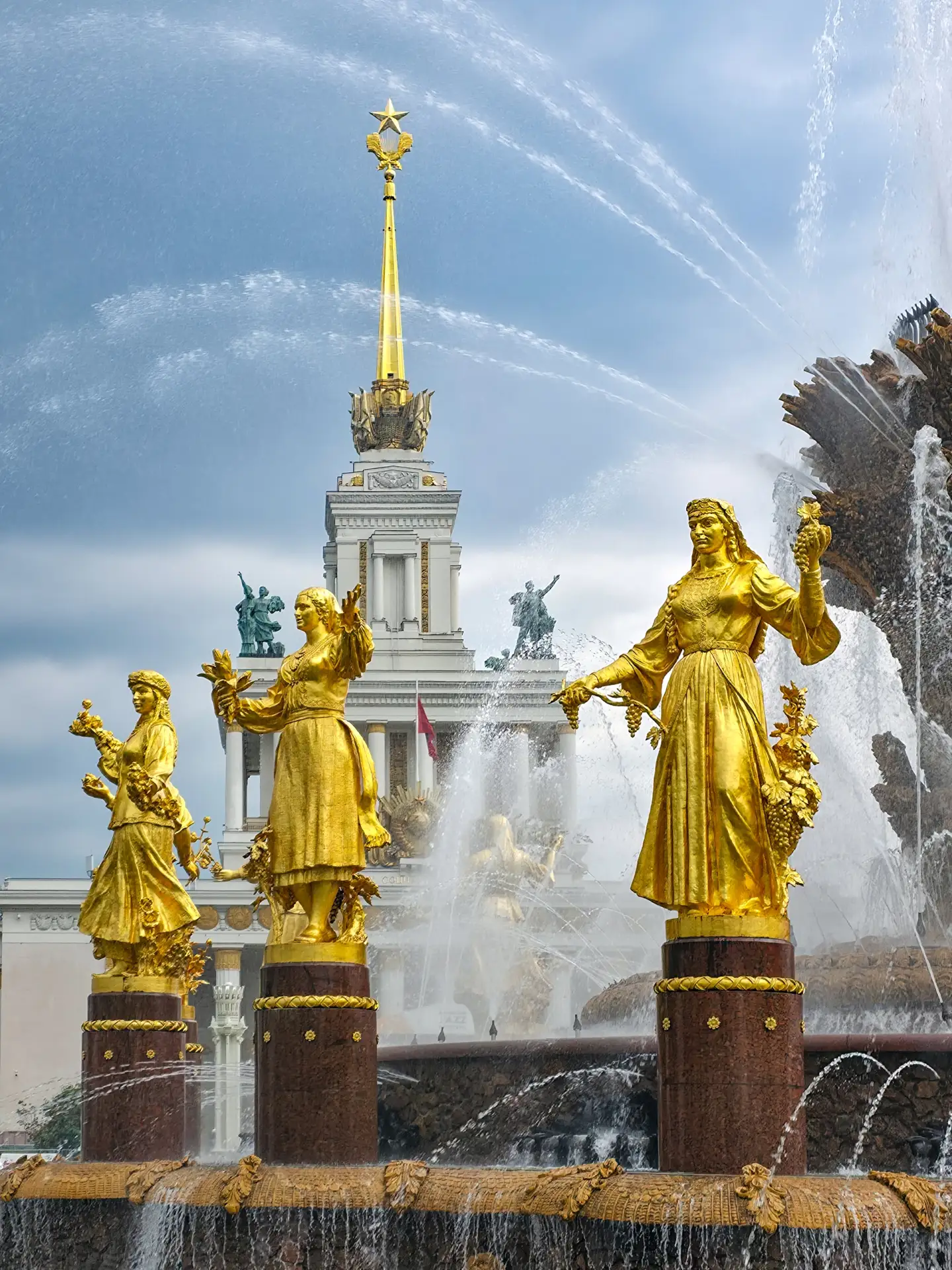 Делимся впечатлениями о нашей вчерашней поездки в Москву на водное шоу 🧜‍♀️ «Русалочка» в Москвариу