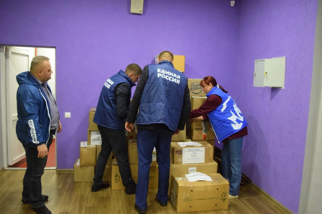 Члены партии «Единая Россия», депутаты Ухты Владислав Шмыговатый, Дмитрий Куприянов и Тарас Грунской