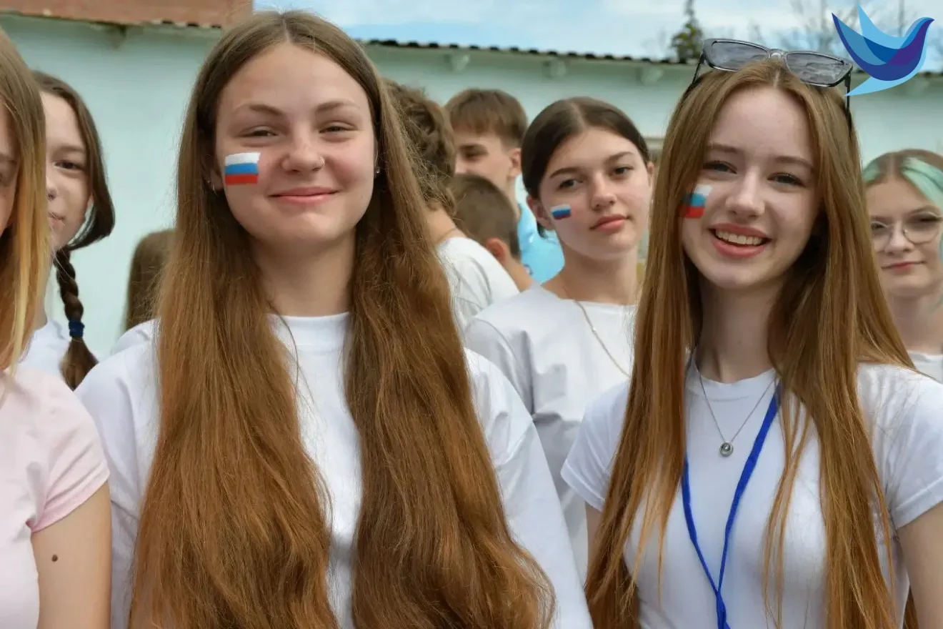 С ДНЕМ РОССИИ!

🇷🇺Сегодня в лагере «МИР» прошла торжественная линейка, посвящённая Дню России!

🇷