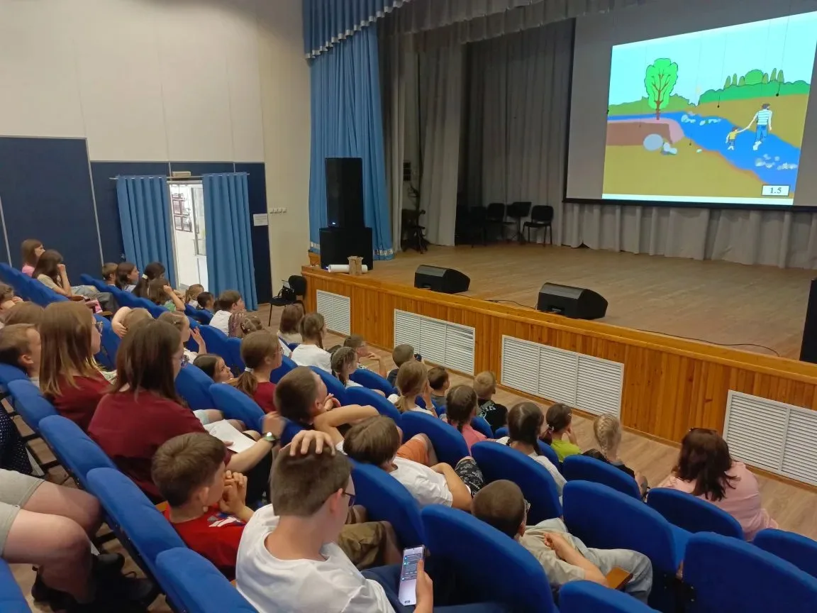 В лагере «Творческое братство» прошла важная встреча с инспектором по охране детства Людмилой Дмитри