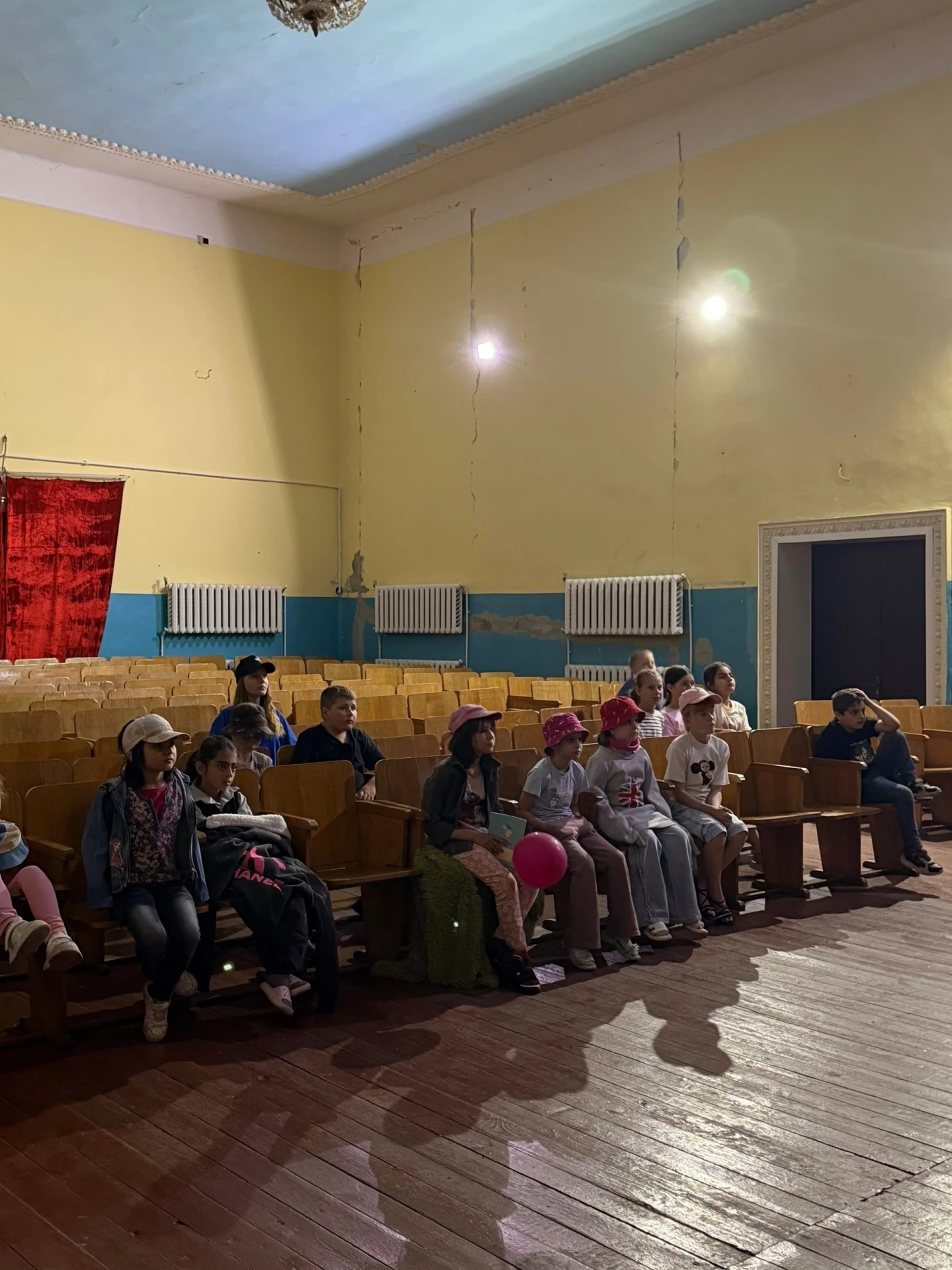 3 июня в пришкольном летнем лагере - театральный час "Там, на неведомых дорожках".