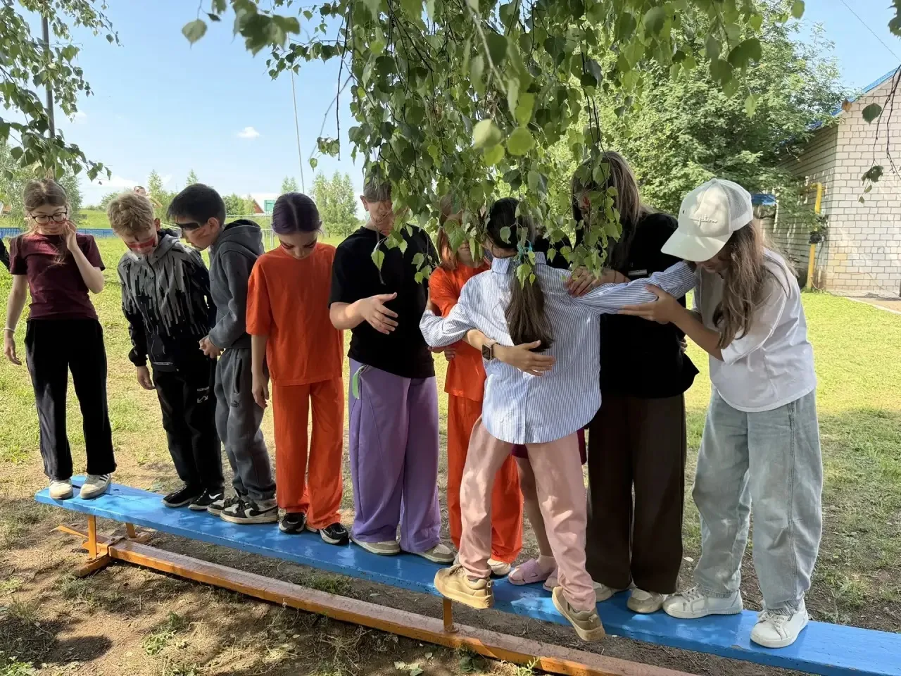 В ритме индейцев! 🏹

15 июня в нашем пришкольном лагере прошел тематический «День индейцев». Ребята