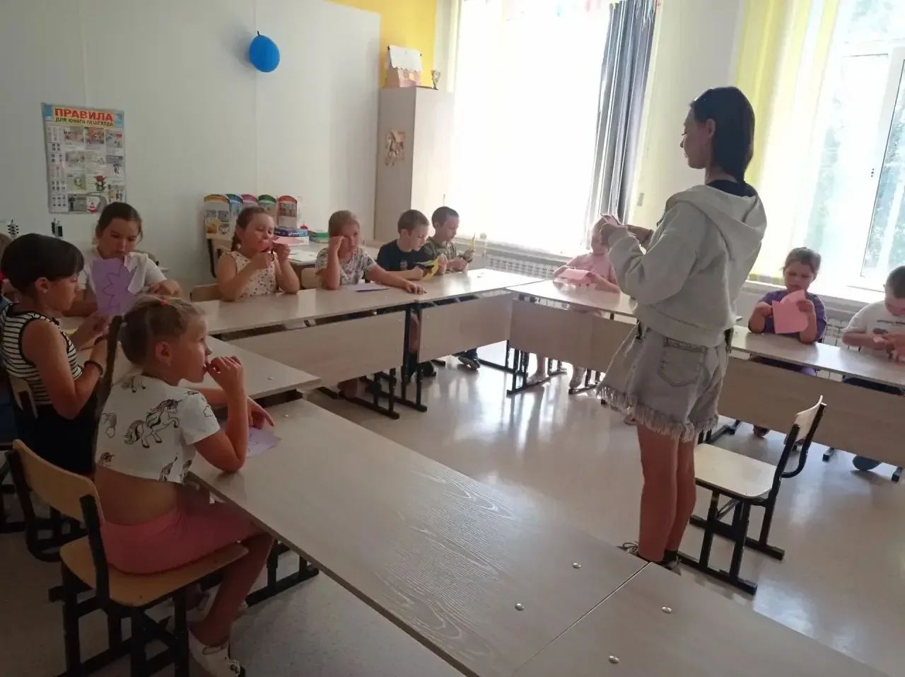 В рамках Дня памяти и скорби (18 июня) в пришкольном лагере были организованы памятные мероприятия:
