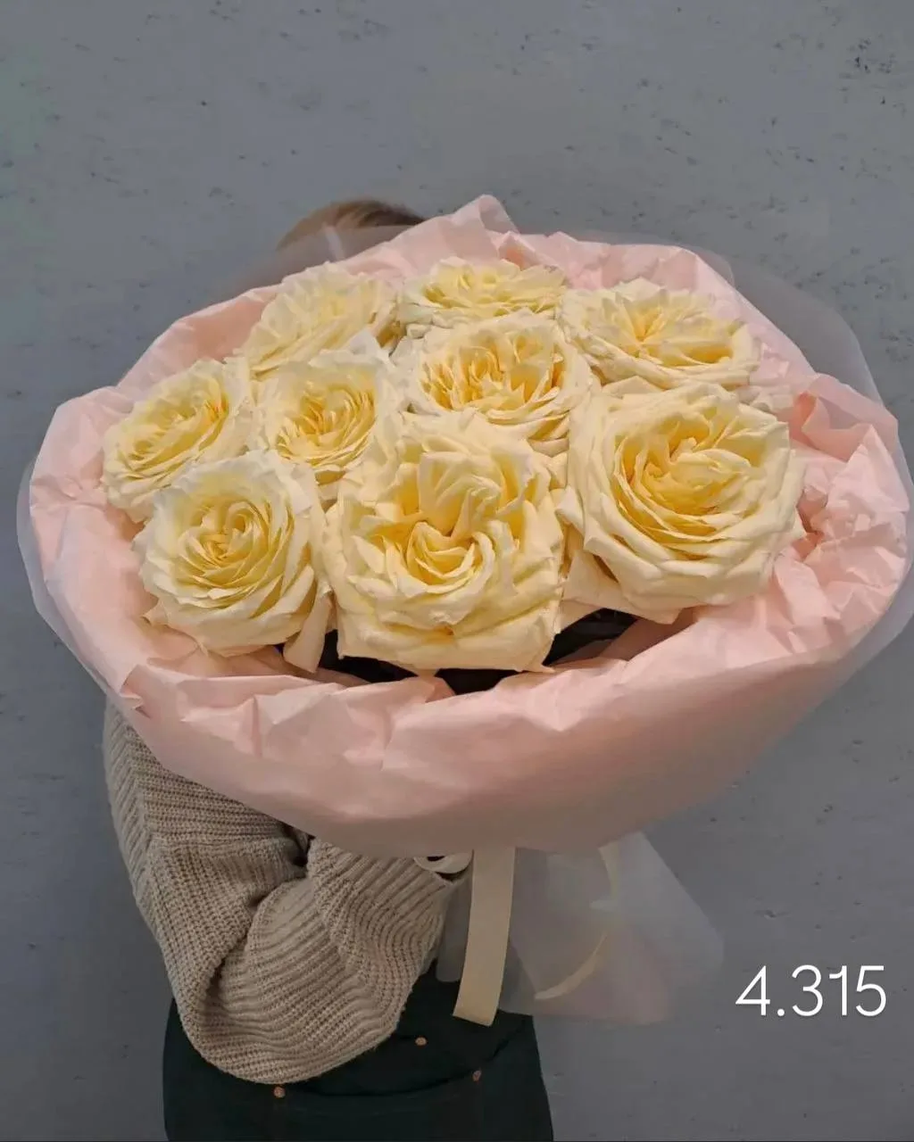 Про букет не забыли?
Выпускной уже близко! 💐👩🏻‍🎓
Последний звонок уже позади, экзамены почти сда