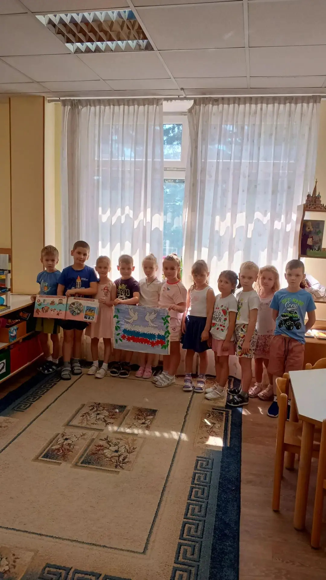🇷🇺👧👦В группе  "Колобок" прошло тематическое занятие, посвященное Дню России

🎼🇷🇺Дети слушали 