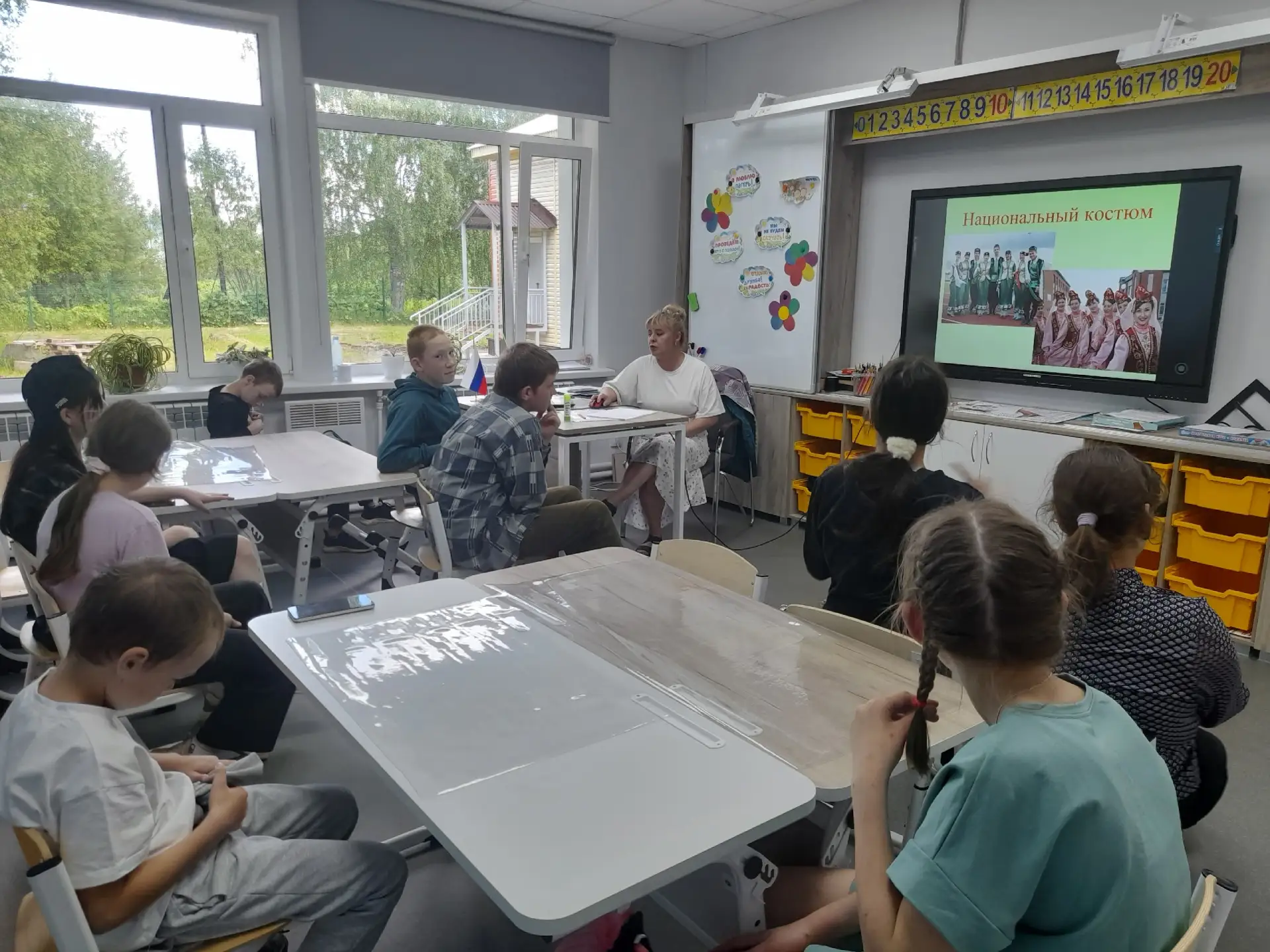 9 июня, восьмой день в лагере день был посвящён татарскому народу. Ребята после традиционных отрядны