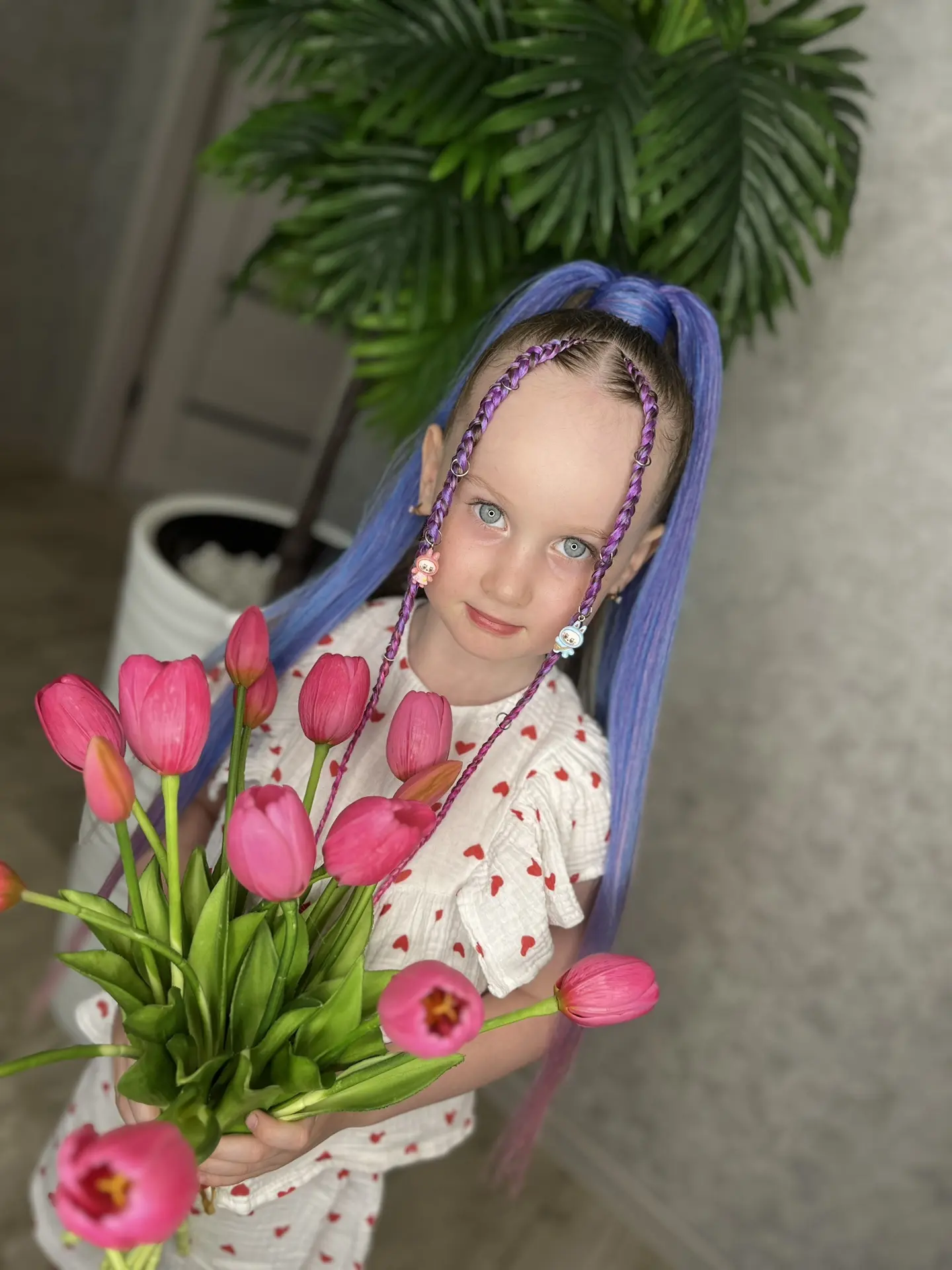 Прическа для именинницы 🎂♥️
Афрохвост на резинке +косы у лица🦄
Для консультации и запиши пиши Коча