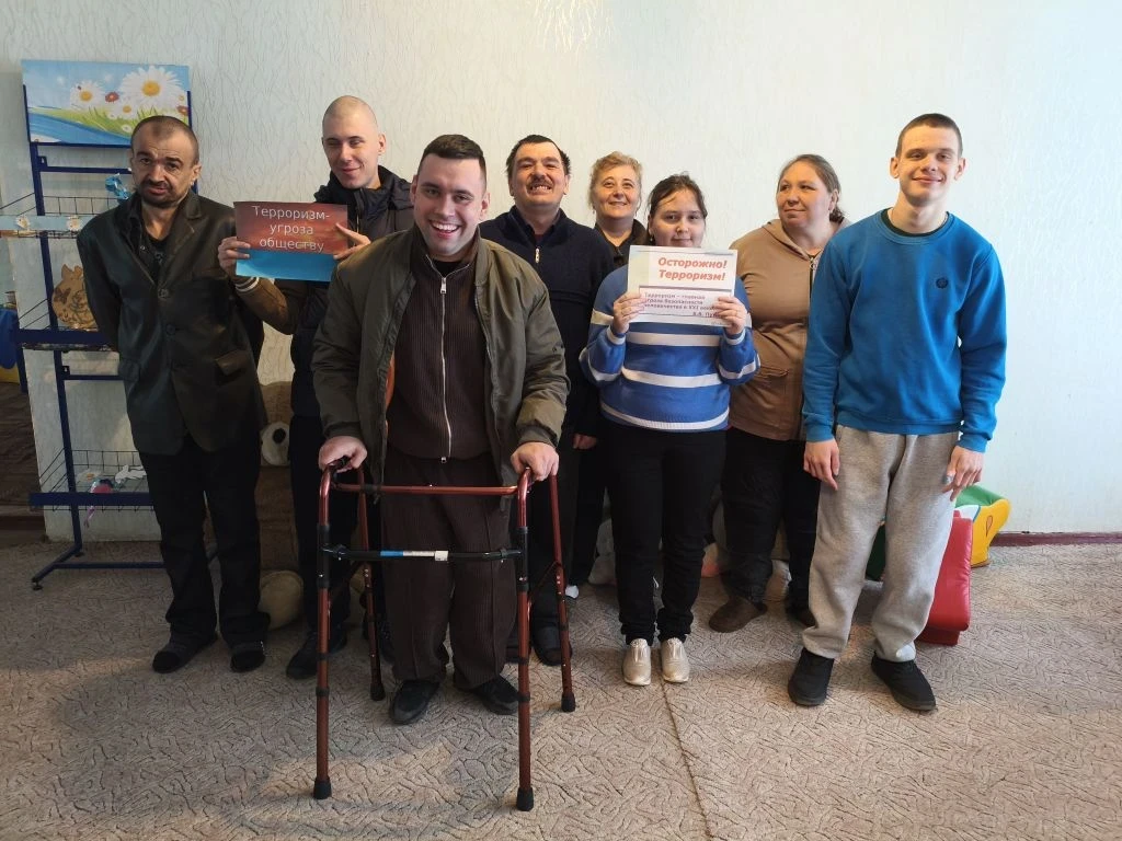 28 апреля в ГБУ "ЦСРИИДИ г. Тореза "Надежда" проведён очень актуальный и важный информационный час. 