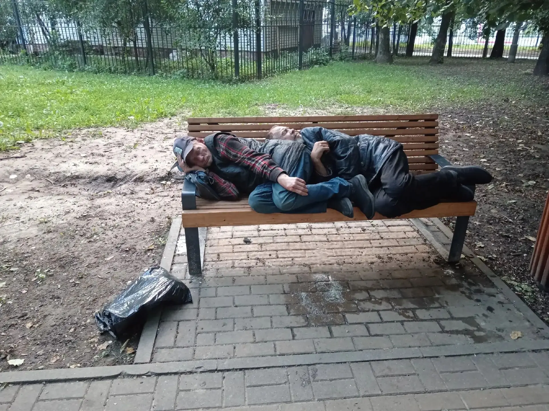 Человеческая многоножка ДК Нефтяников 😄

⚡️Подпишись > РЯЗАНЬ ЧП