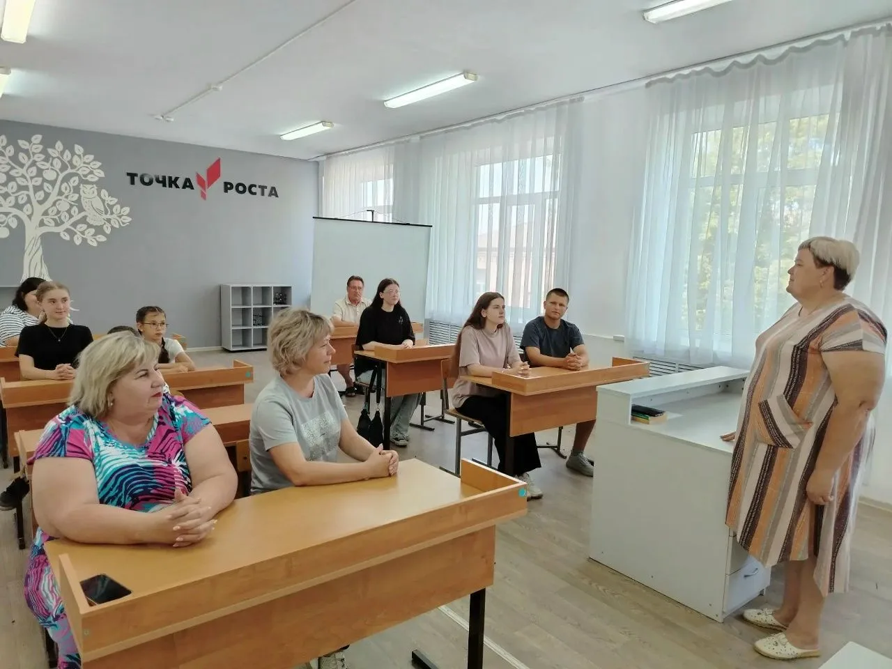 Лето с пользой: в Гамалеевской школе № 2 стартовала профильная смена для одаренных ребят! ✨

На откр