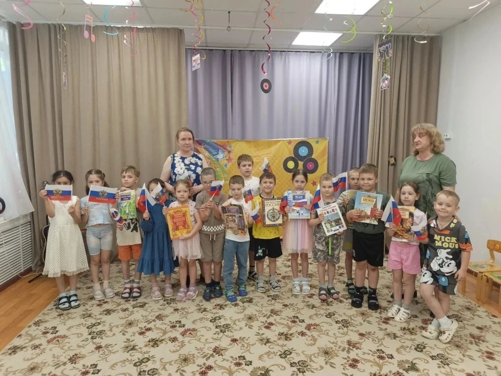 В подготовительной группе" "Звездочка" дошкольного отделения "Калинка" прошло тематическое занятие, 