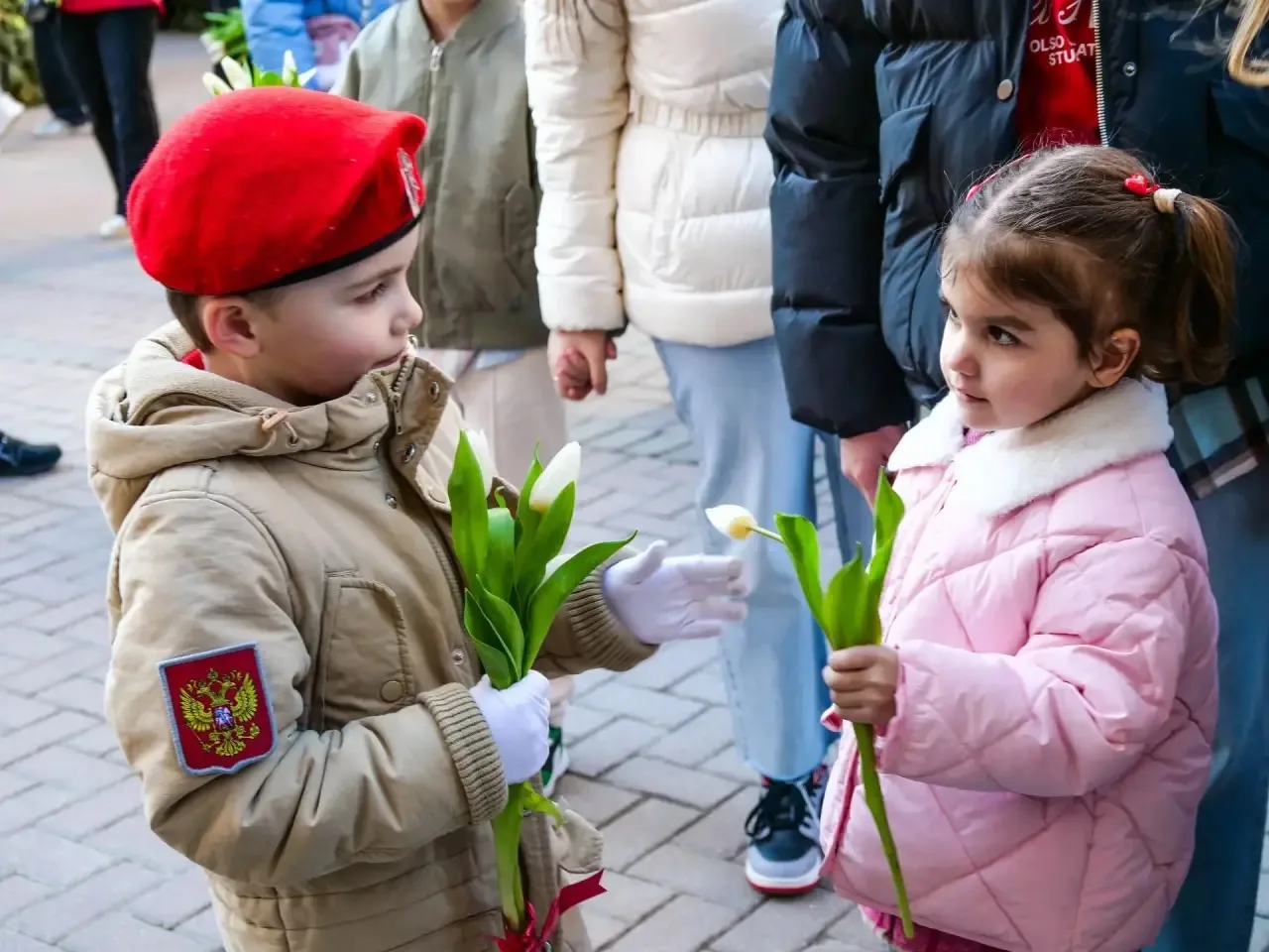 Поздравляю с Международным днем защиты детей!☀️

Защитить ребёнка — значит, в первую очередь подарит