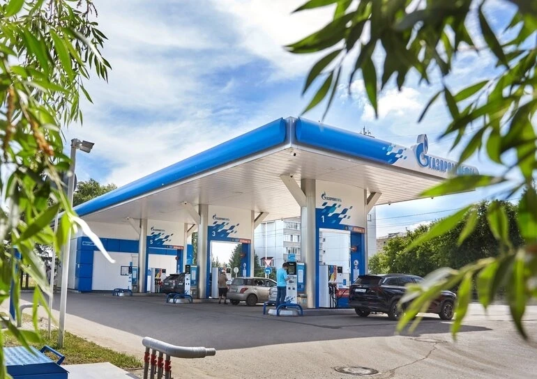 ⛽ Автоматическая АЗС, классическая заправка с кафе или станция с экспресс-кассами — какой формат выб