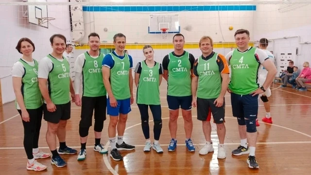 Снова в игре: наши родители — высший класс!

В Самарской области прошёл турнир среди родительских ко