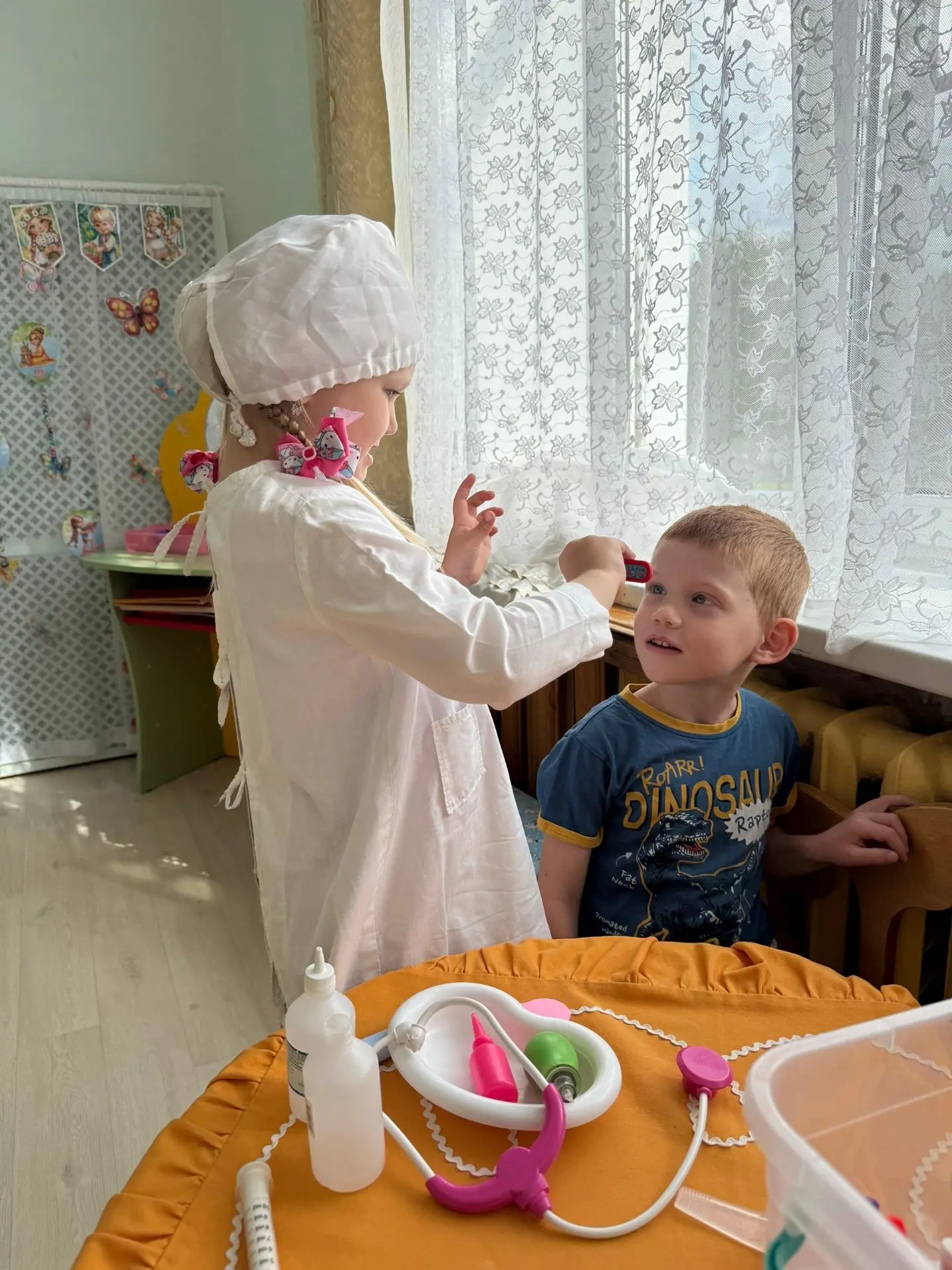 🩺В преддверии Дня медицинского работника🩺

Накануне праздника ребята нашей группы побывали в гостя