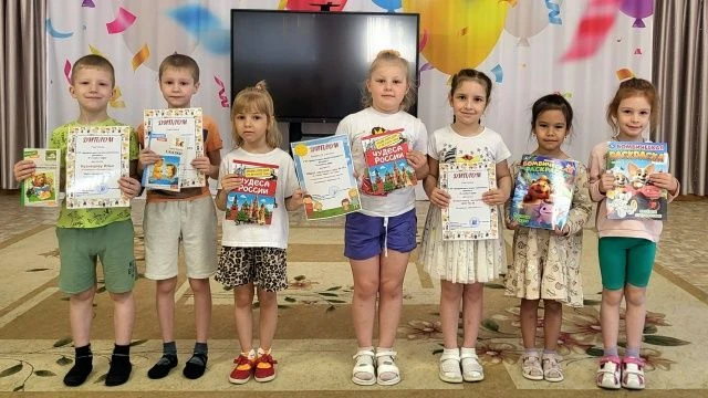 Каждый год в Коркинском округе проходит муниципальный Фестиваль «В семейном кругу». В этом году меро