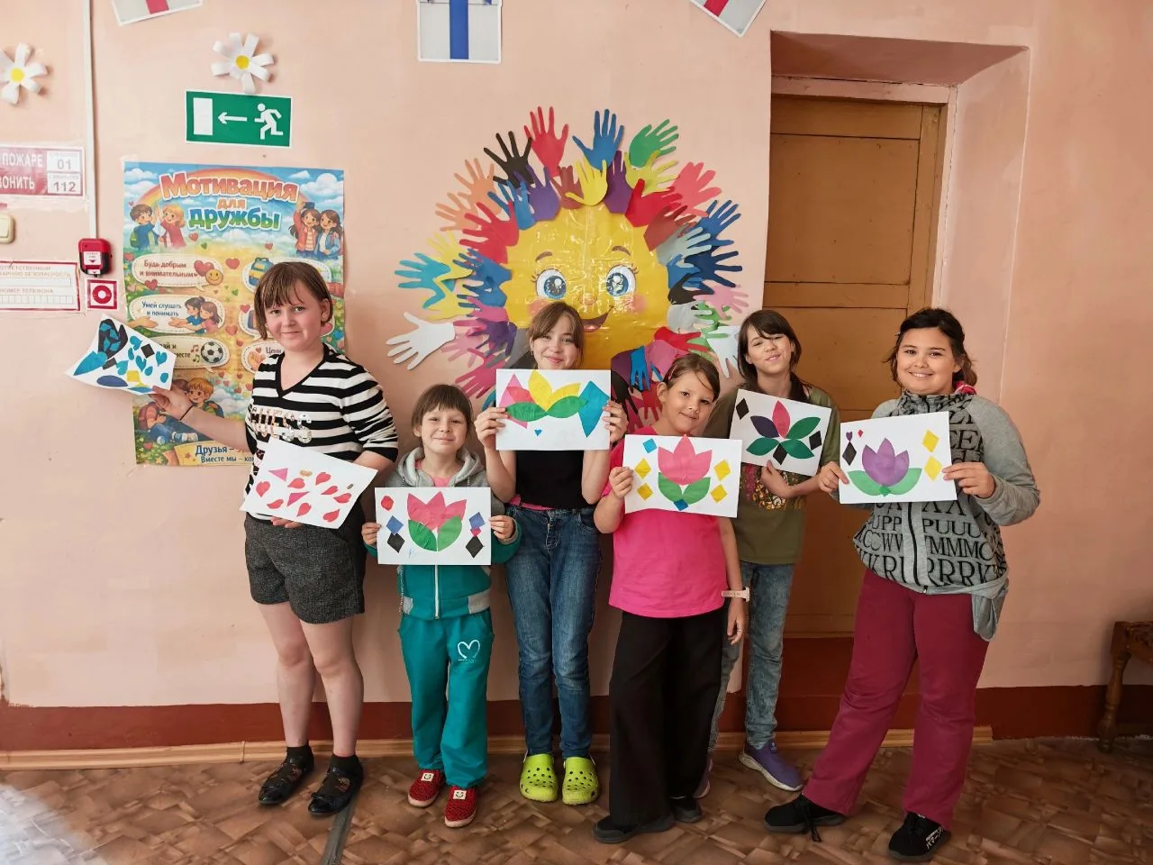 🎨✨ Творческая мастерская в детском лагере "Сосновый бор": знакомимся с татарским орнаментом! ✨🎨

С