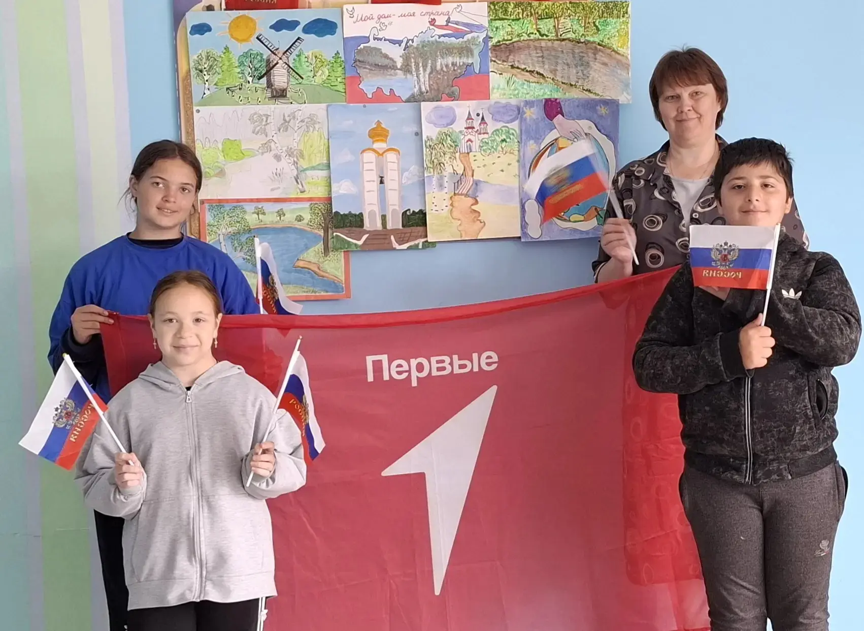 🇷🇺🇷🇺🇷🇺Всероссийская акция "Родиной горжусь", посвященная Дню России, стартовала в центре детск